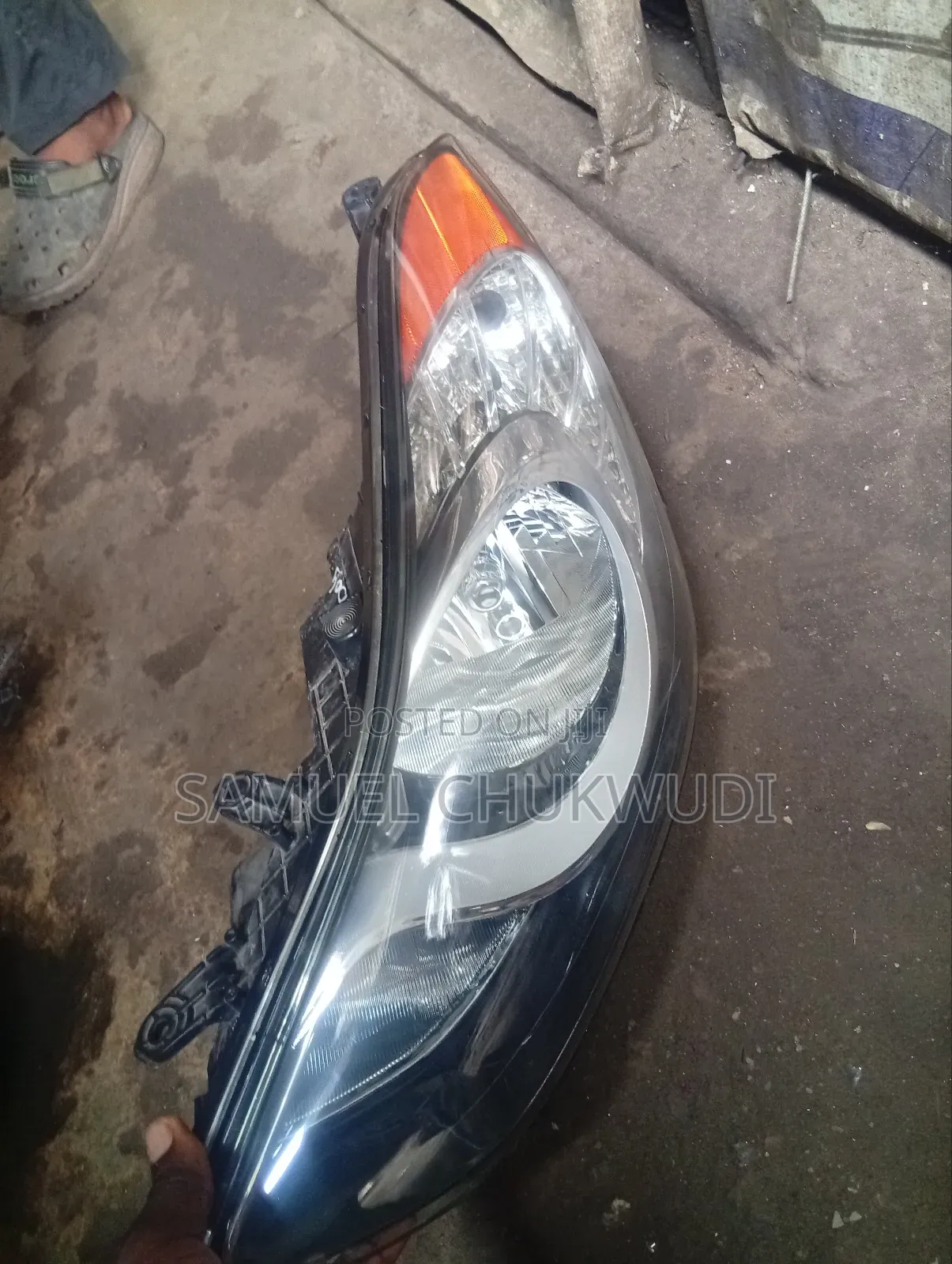 Hyundai Elentra 2012 Headlight
