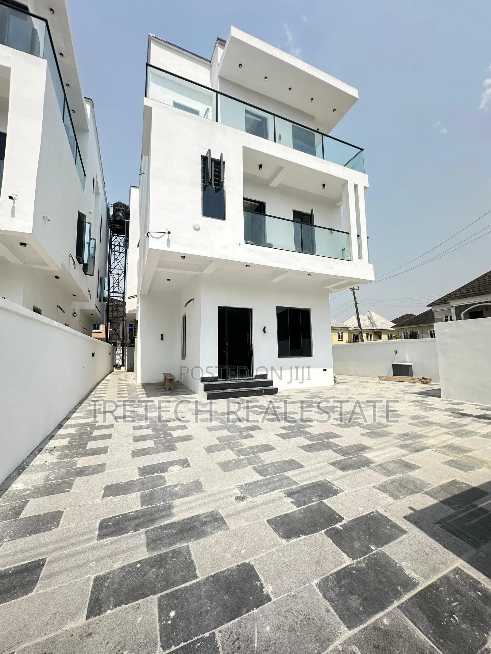 5bdrm Duplex in Ikota Lekki County for sale