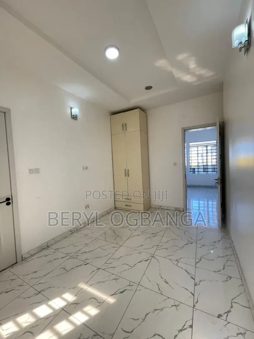 4bdrm Duplex in Lekki Phase 2 for rent