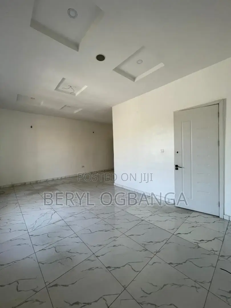 4bdrm Duplex in Lekki Phase 2 for rent