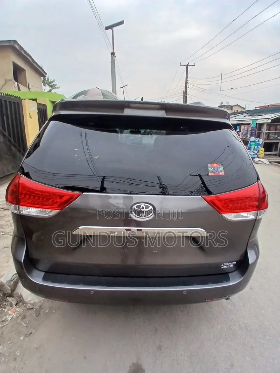 Toyota Sienna Limited 7 Passenger 2011 Gray