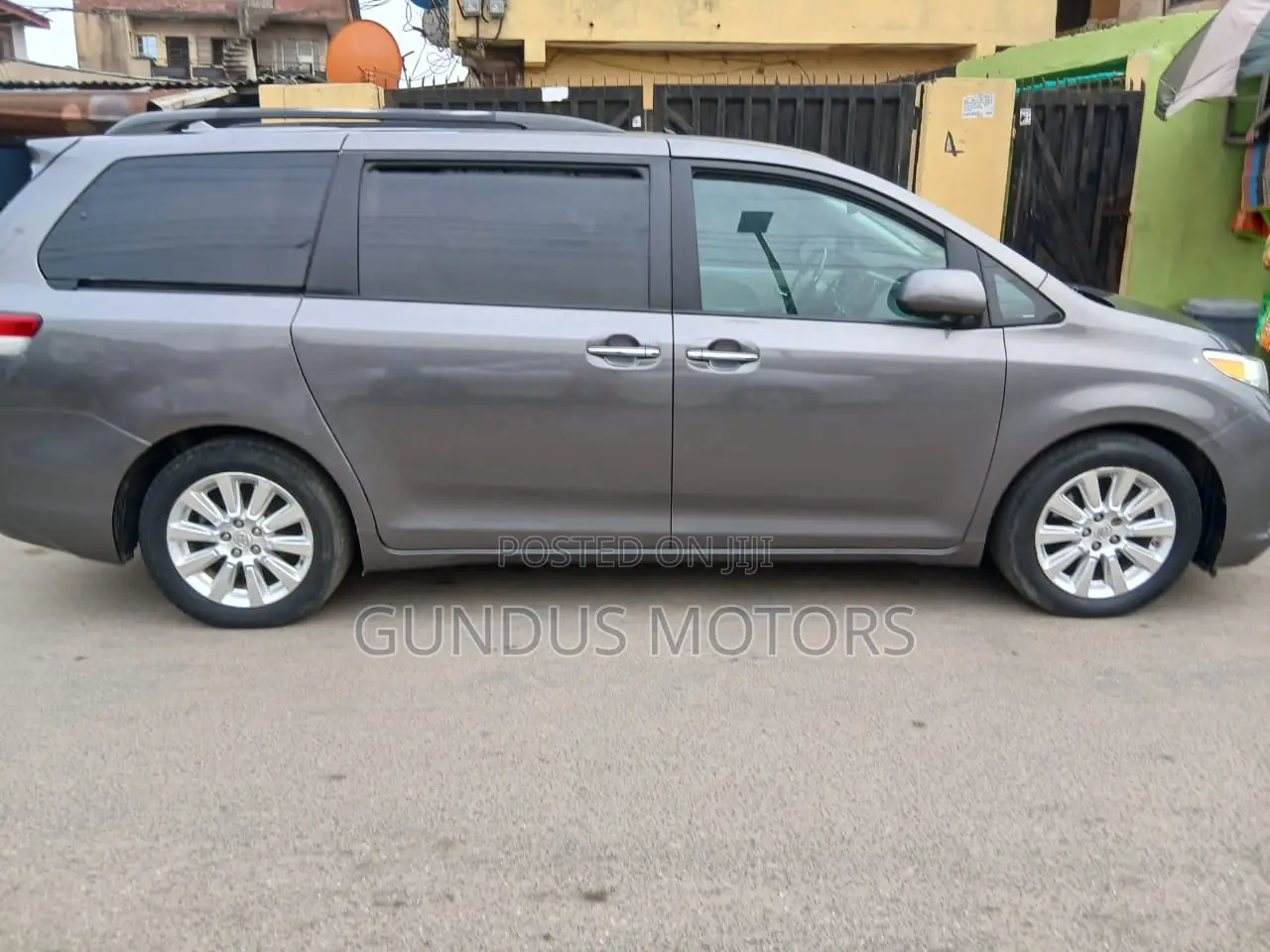 Toyota Sienna Limited 7 Passenger 2011 Gray