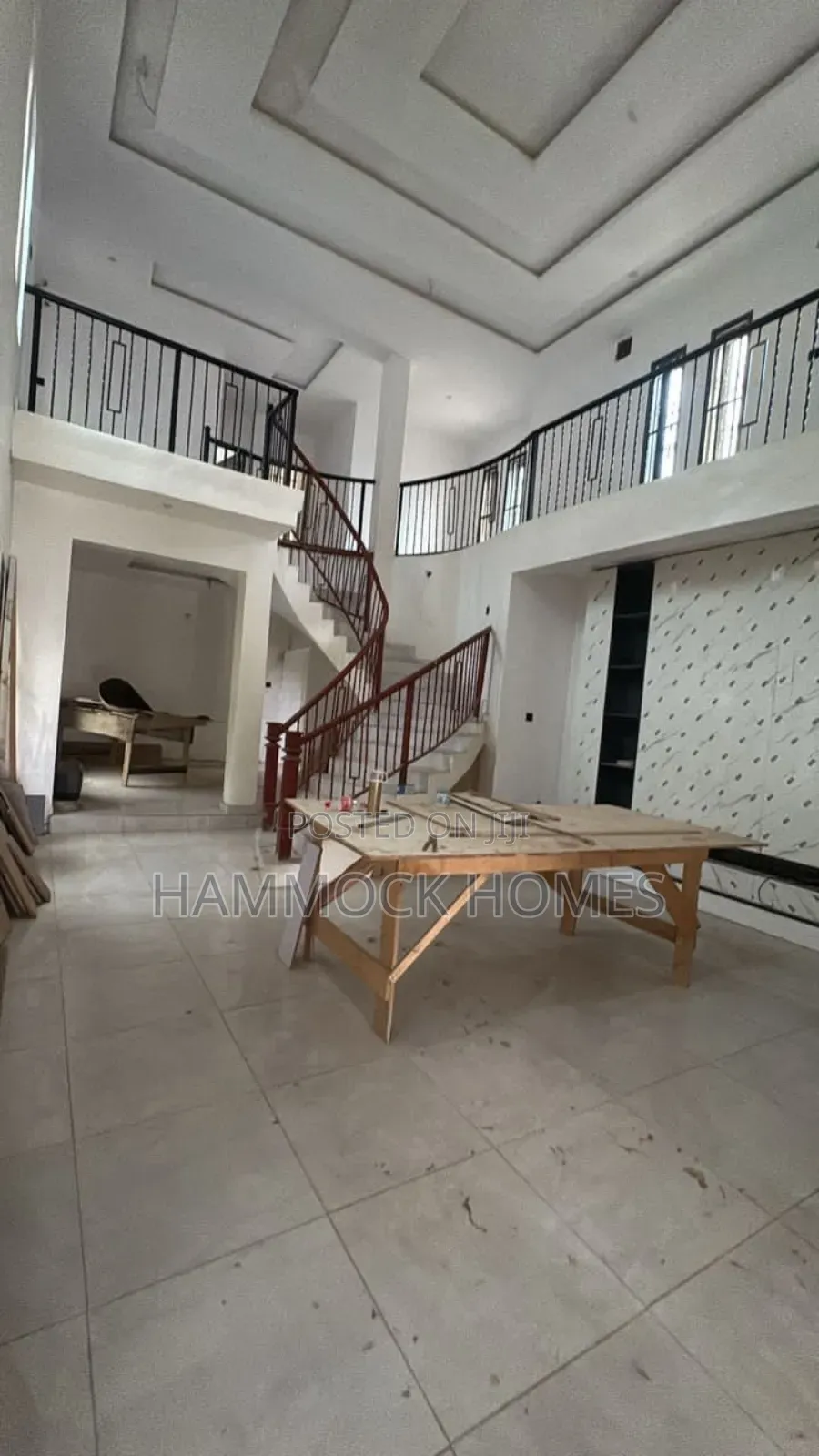 4bdrm Penthouse in New Bodija Estate for sale