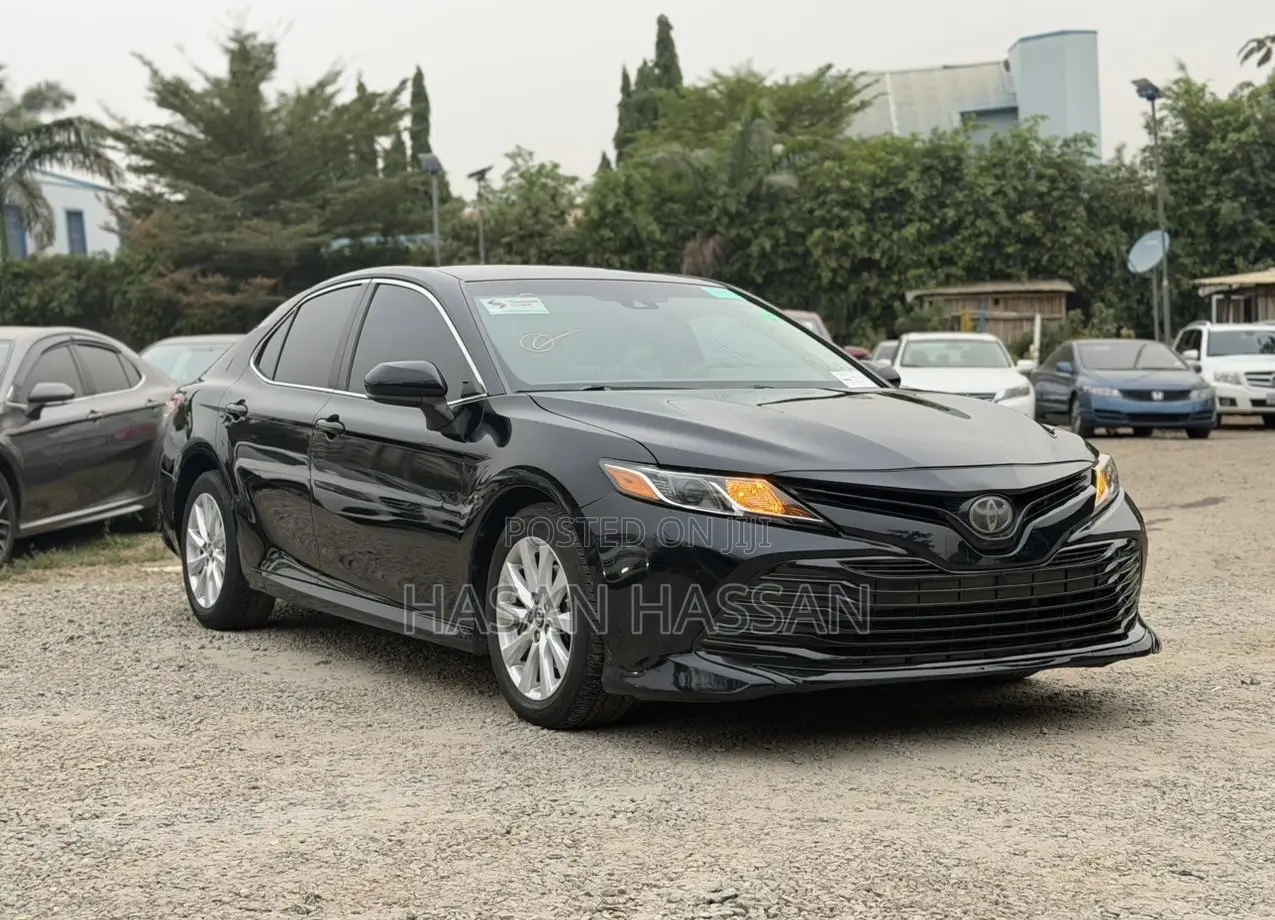 Toyota Camry LE FWD (2.5L 4cyl 8AM) 2018 Black