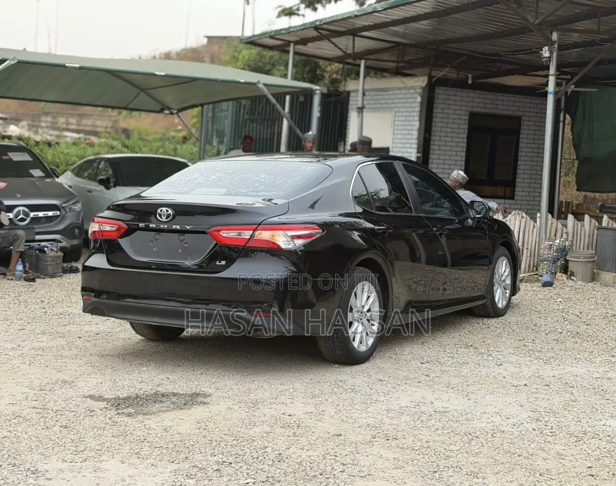 Toyota Camry LE FWD (2.5L 4cyl 8AM) 2018 Black