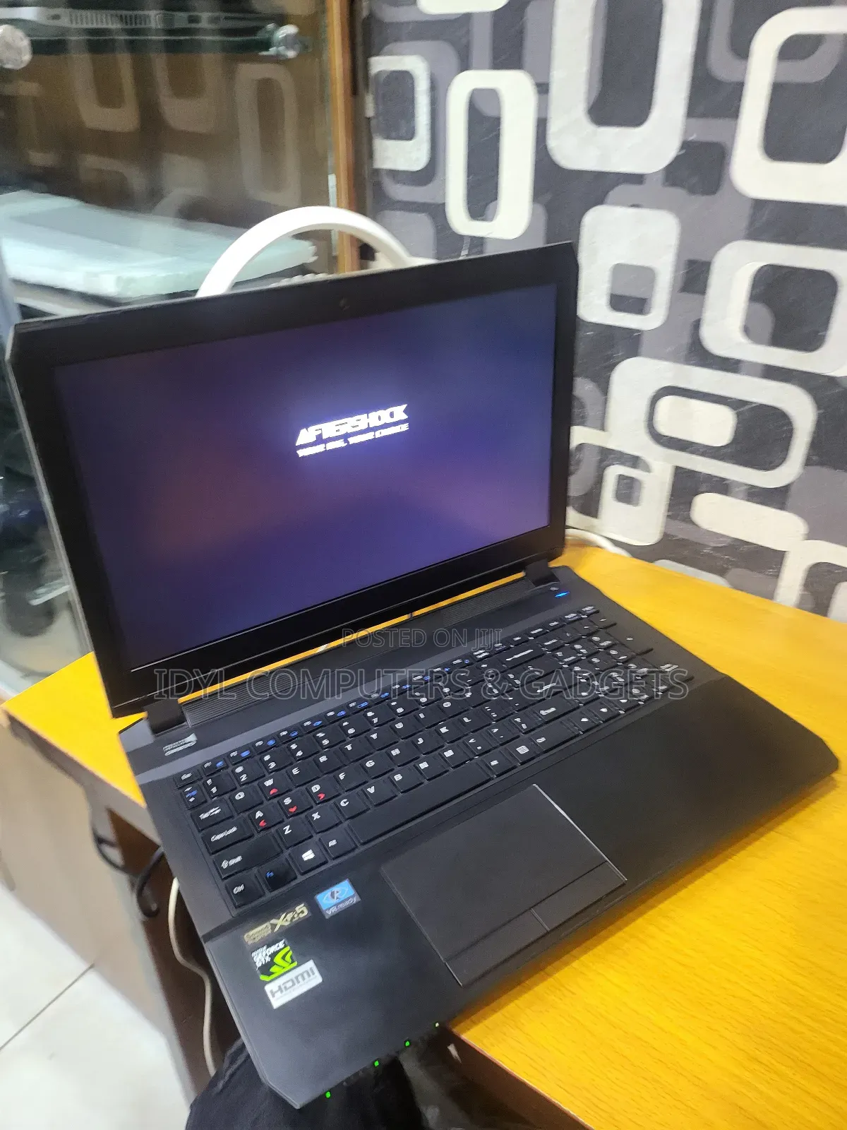 Laptop Clevo P17SM 16GB Intel Core I7 HDD+SSD 1T