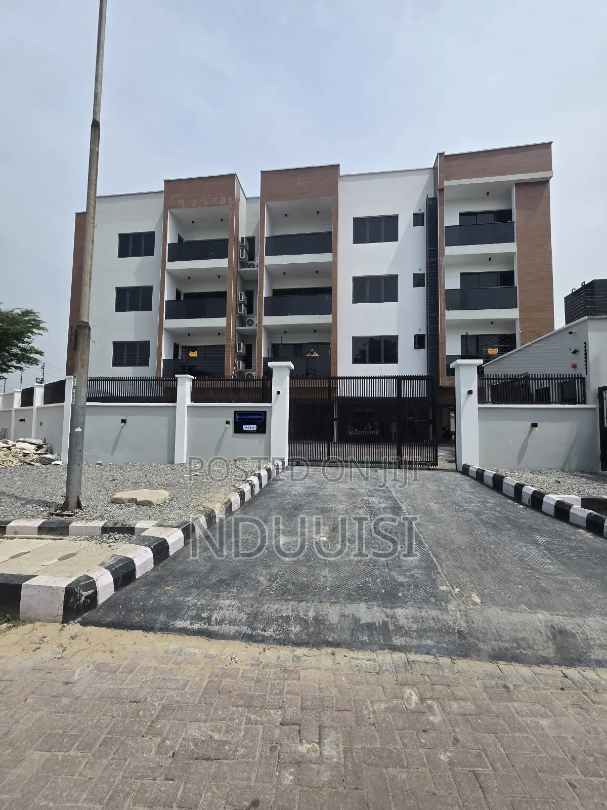 3bdrm Apartment in Lekki Phase 1 for sale