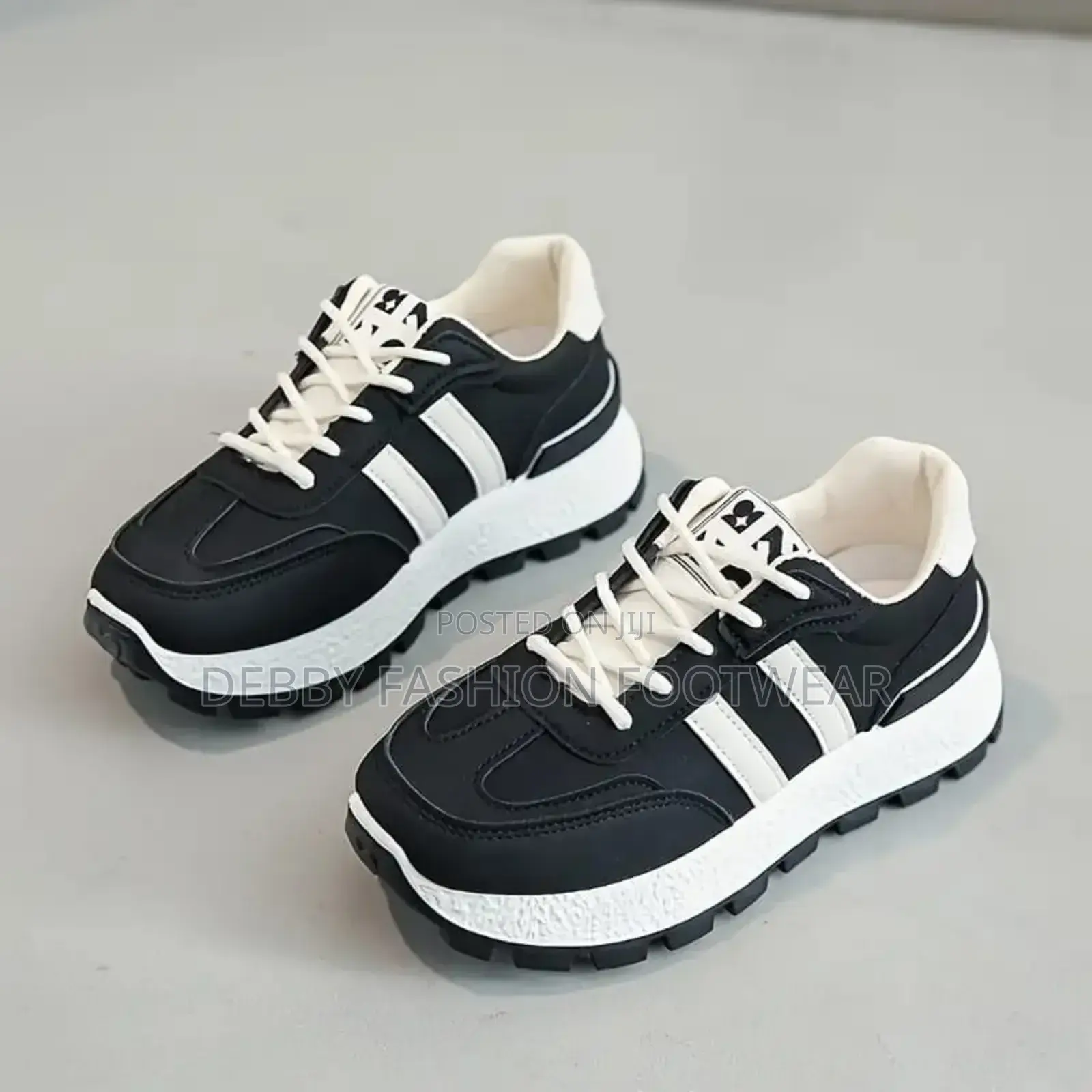 Trendy and Stylish Female Sneakers, Perfect for Everyday Wear.