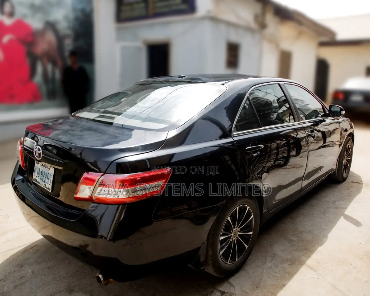 Elegant Black Toyota Camry 2010 Model for Rent