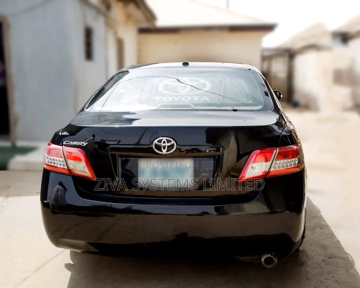 Elegant Black Toyota Camry 2010 Model for Rent