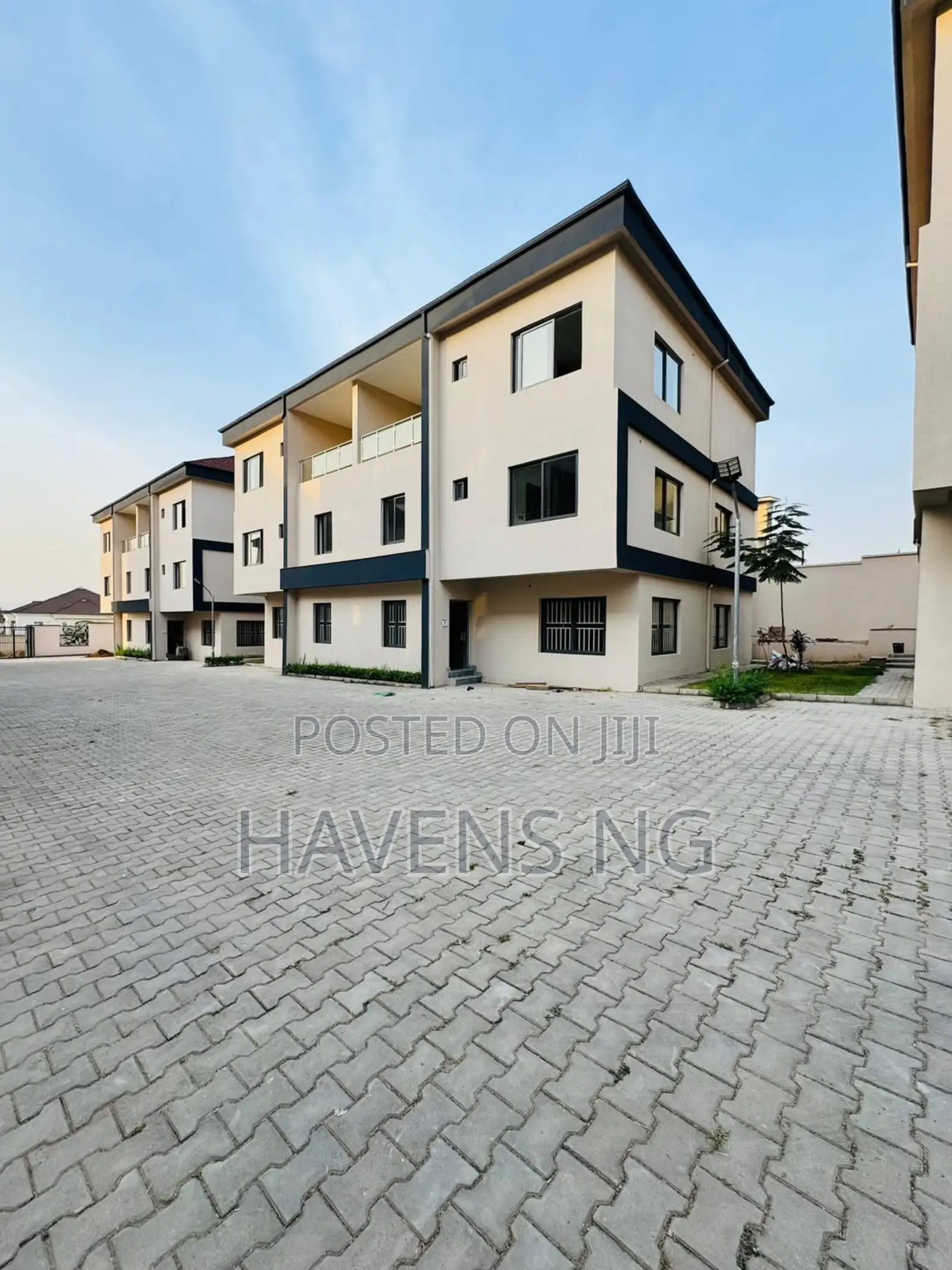 5bdrm Duplex in Mabushi for sale