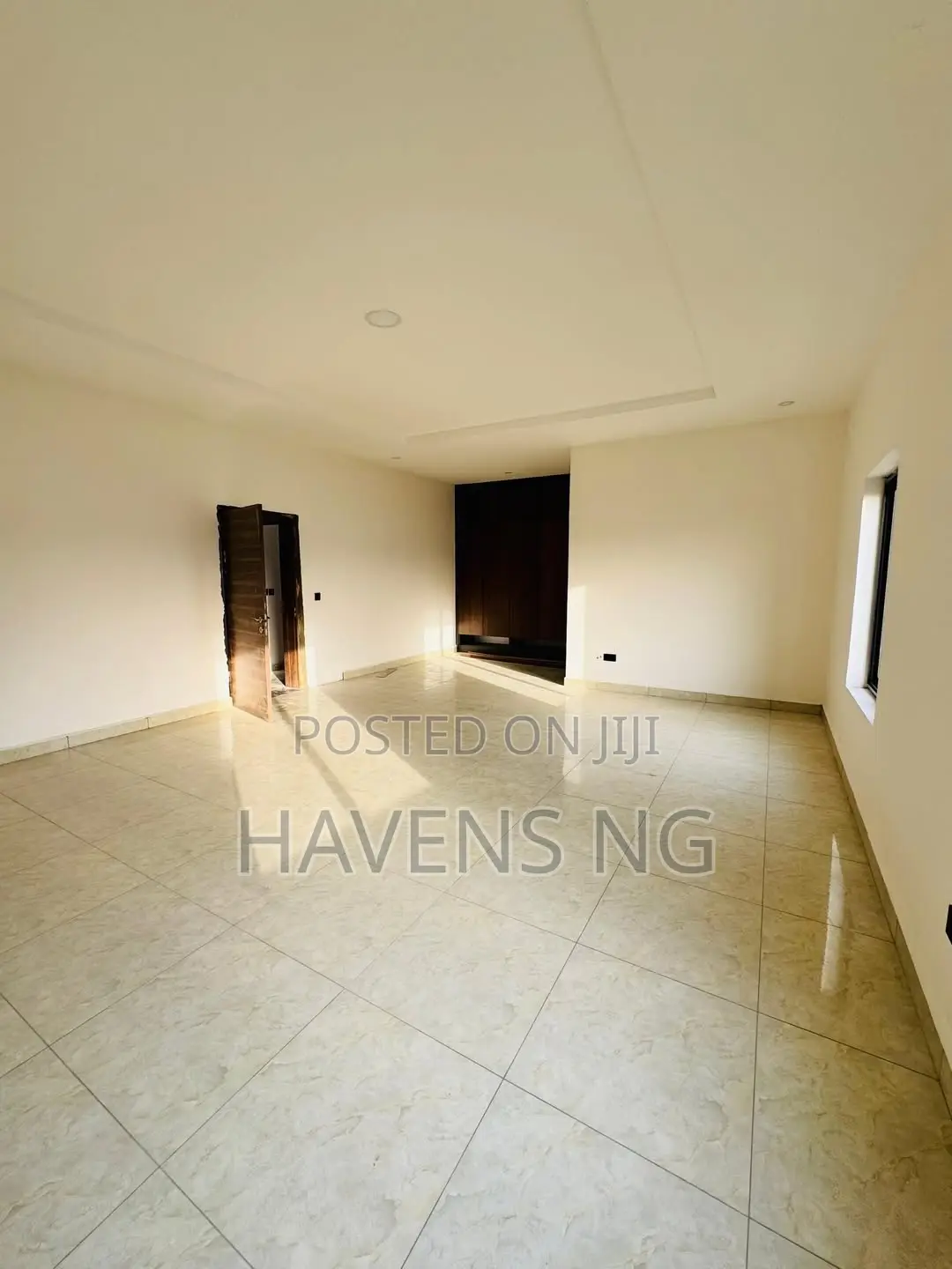 5bdrm Duplex in Mabushi for sale