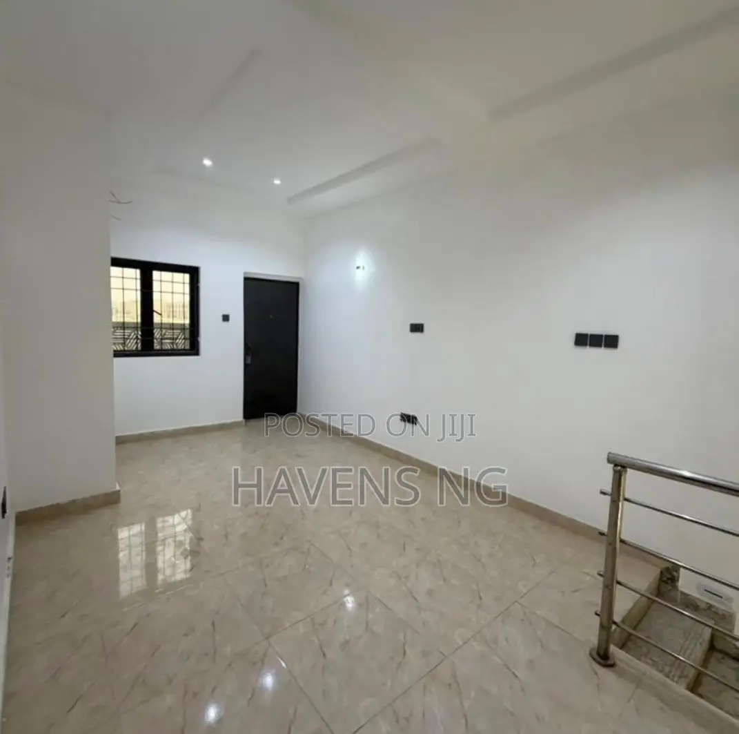 4bdrm Duplex in Jahi for sale