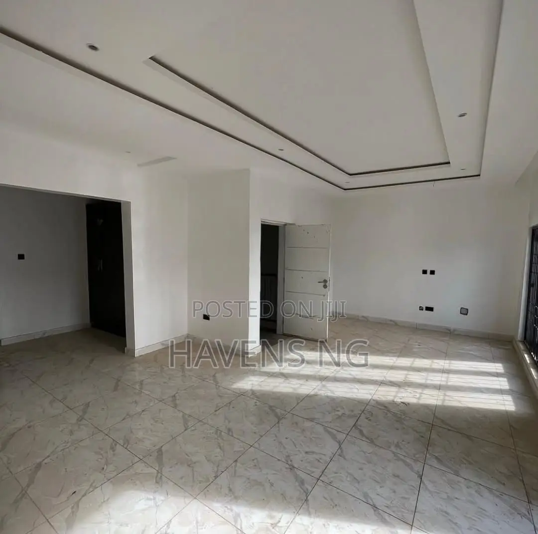 4bdrm Duplex in Kado for sale