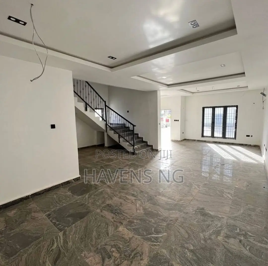 4bdrm Duplex in Kado for sale