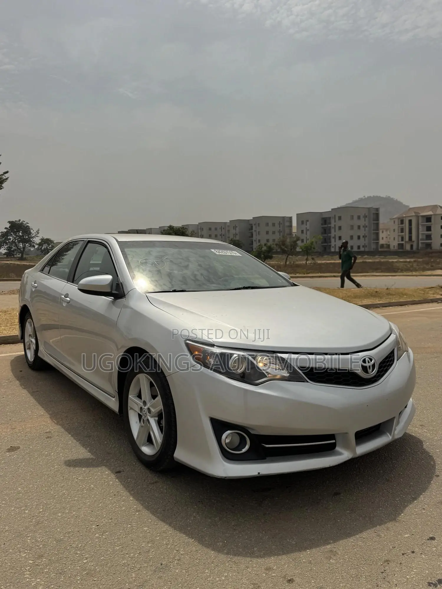 Toyota Camry SE 4dr Sedan (2.5L 4cyl 6A) 2014 Silver