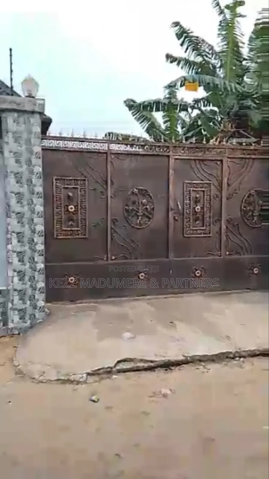 5bdrm Block of Flats in Off Apu Road for sale