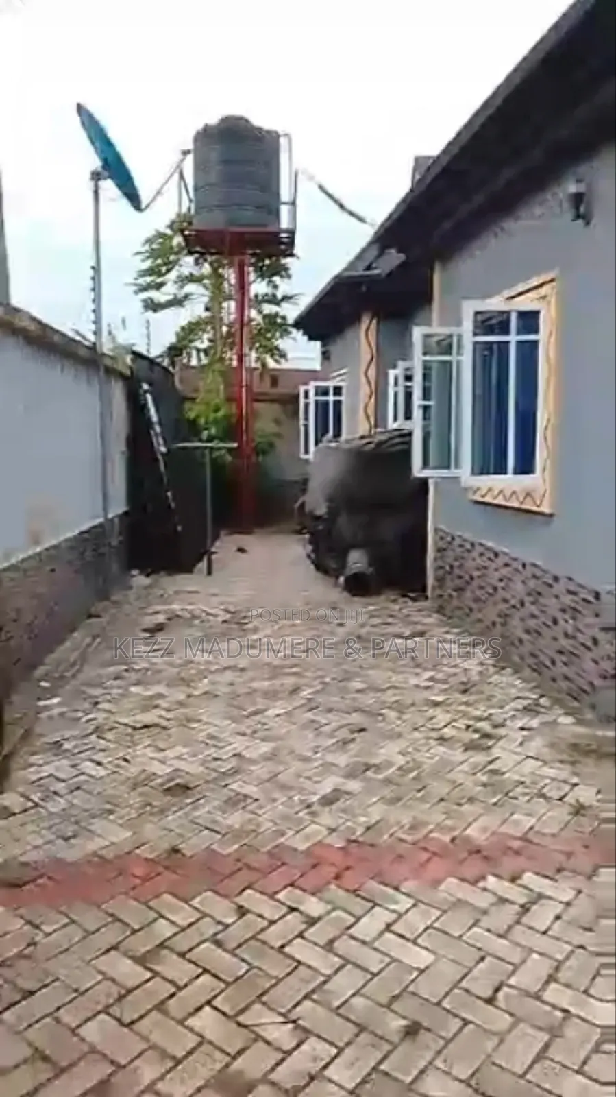 5bdrm Block of Flats in Off Apu Road for sale