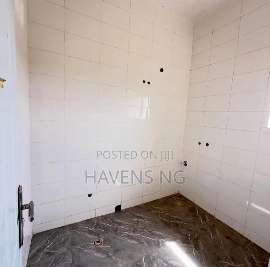 3bdrm Apartment in Life Camp for sale