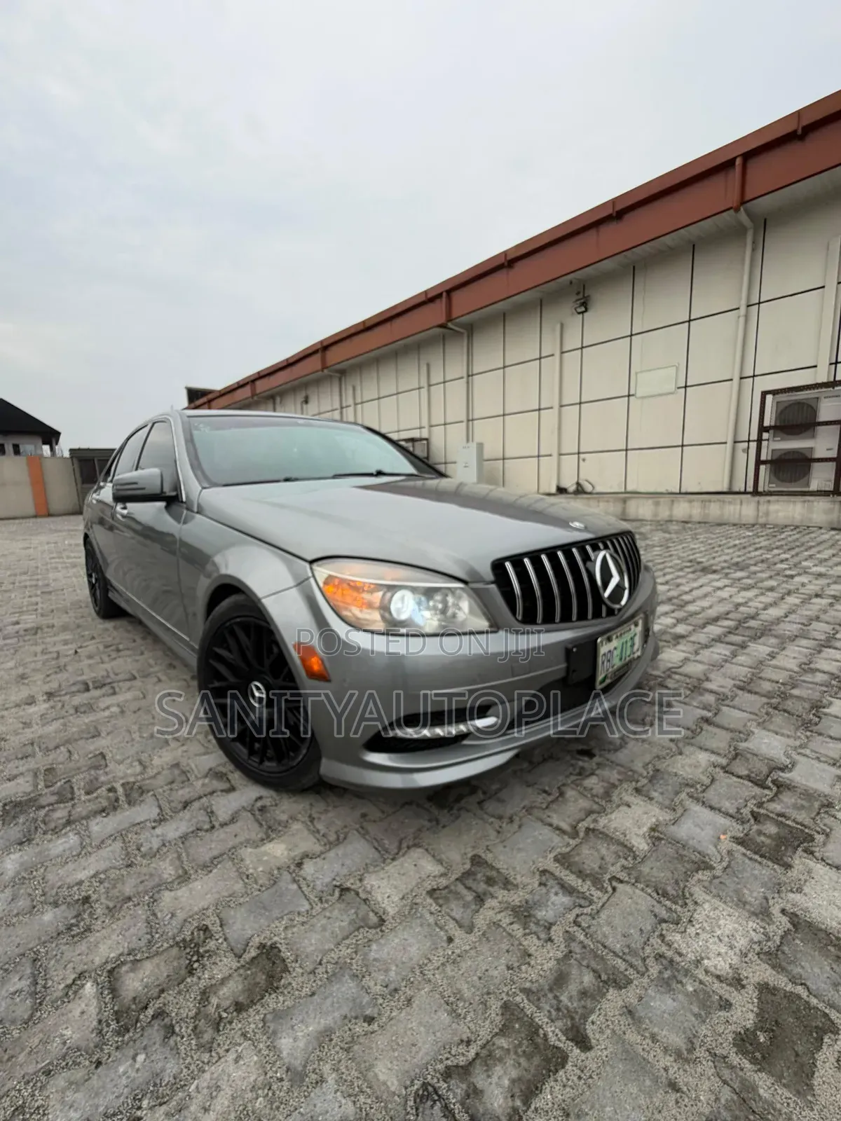 Mercedes-Benz C300 Luxury 4Matic Sedan AWD (3.0L 6cyl 7A) 2011 Gray