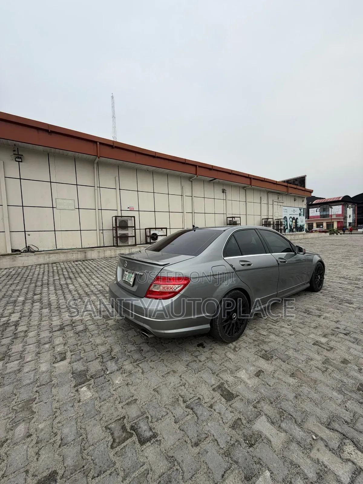 Mercedes-Benz C300 Luxury 4Matic Sedan AWD (3.0L 6cyl 7A) 2011 Gray
