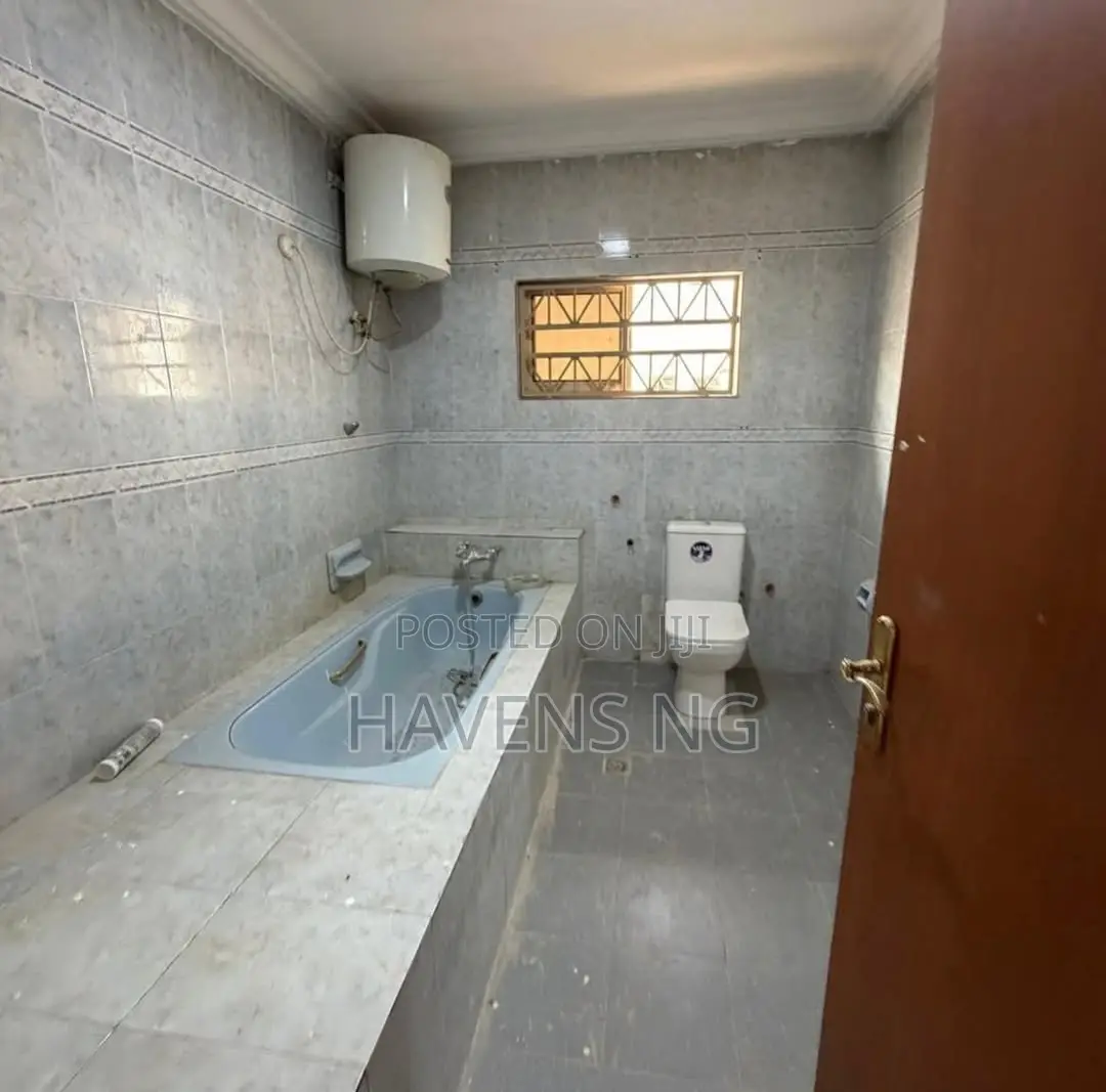 6bdrm Duplex in Maitama for sale