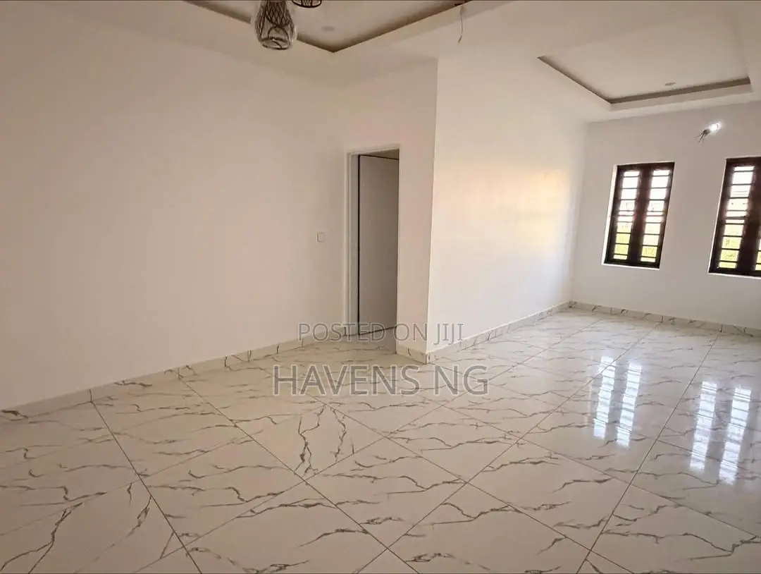 4bdrm Duplex in FHA for sale