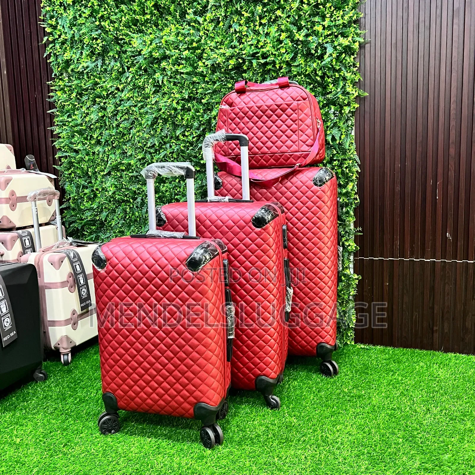 Luxury Red Diamond-Pattern Travel Suitcase Set