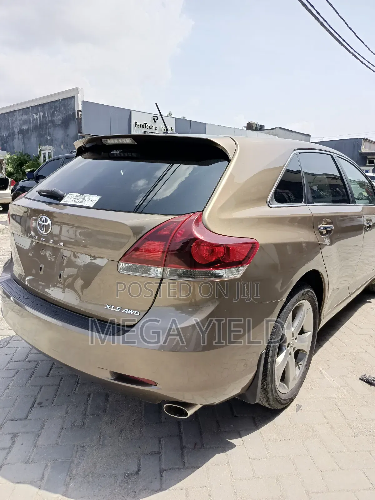 Toyota Venza XLE AWD V6 2013 Gold