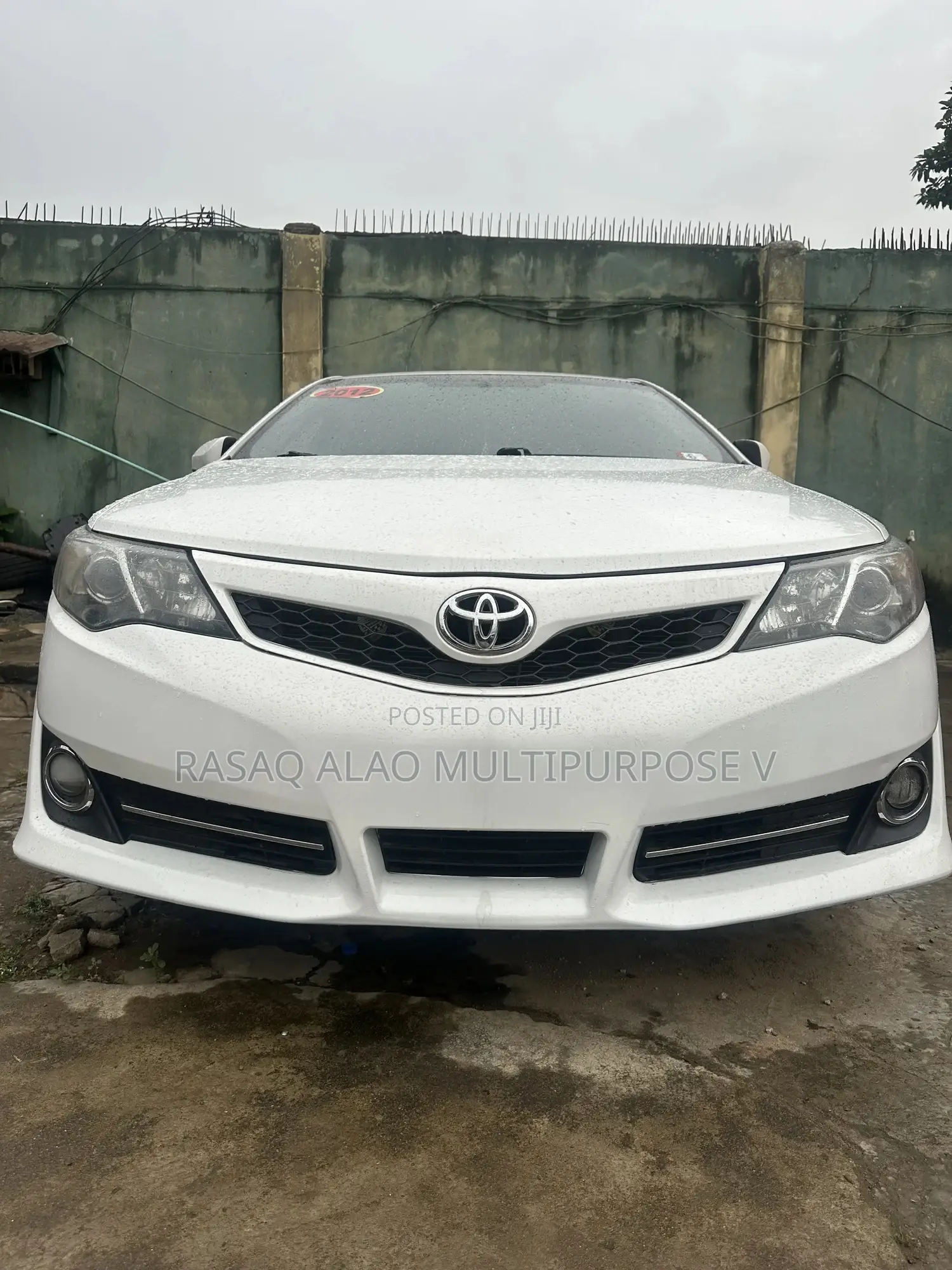Toyota Camry SE V6 4dr Sedan (3.5L 6cyl 6A) 2012 White