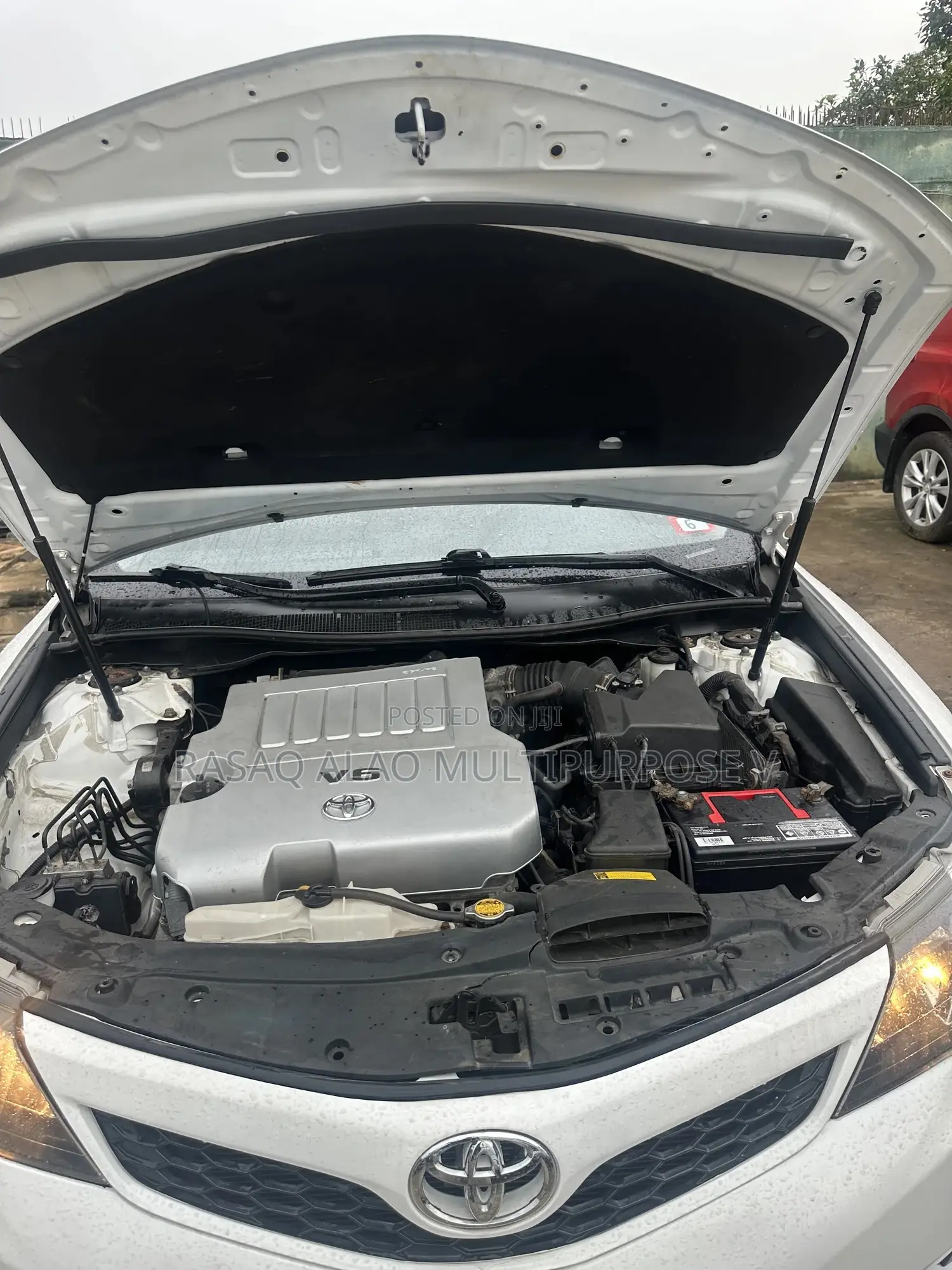 Toyota Camry SE V6 4dr Sedan (3.5L 6cyl 6A) 2012 White