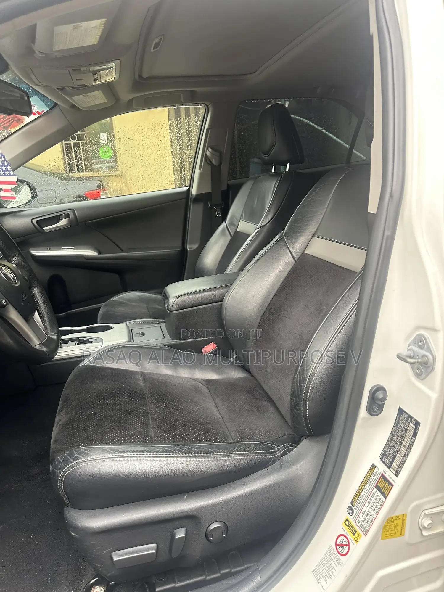 Toyota Camry SE V6 4dr Sedan (3.5L 6cyl 6A) 2012 White