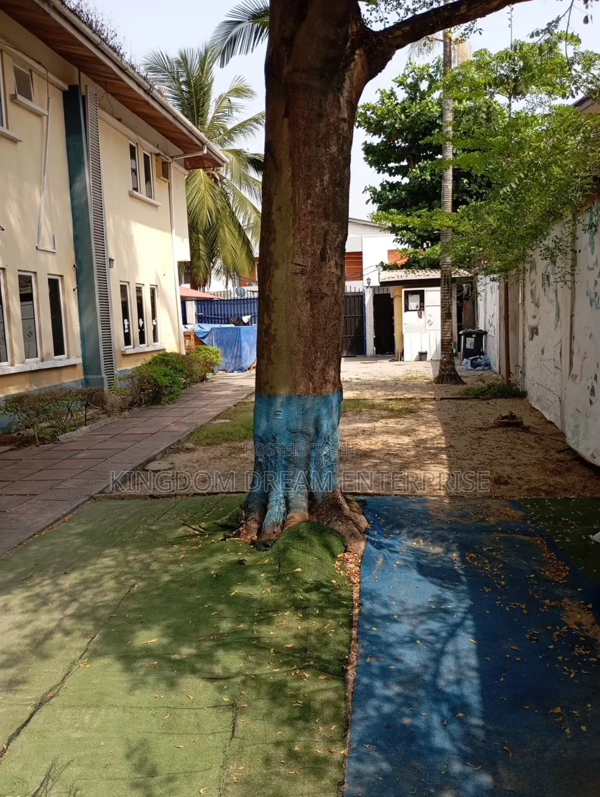 4bdrm House in Lekki Phase 1 for sale