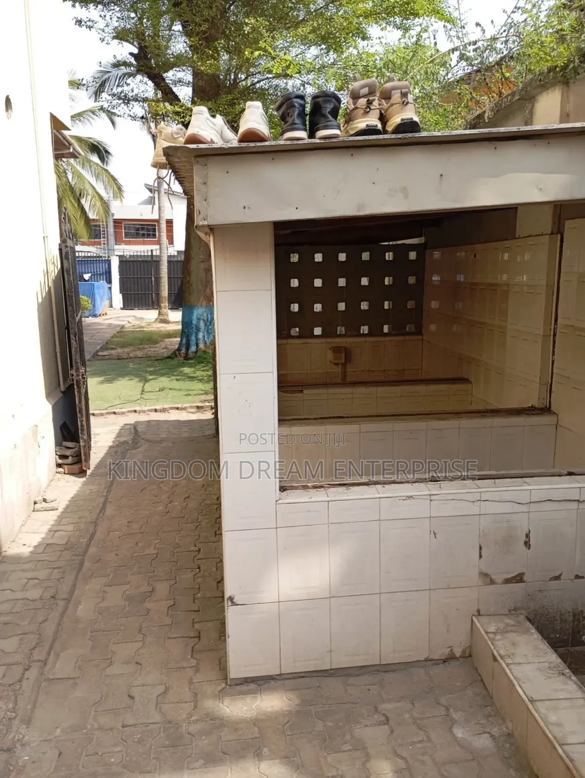 4bdrm House in Lekki Phase 1 for sale