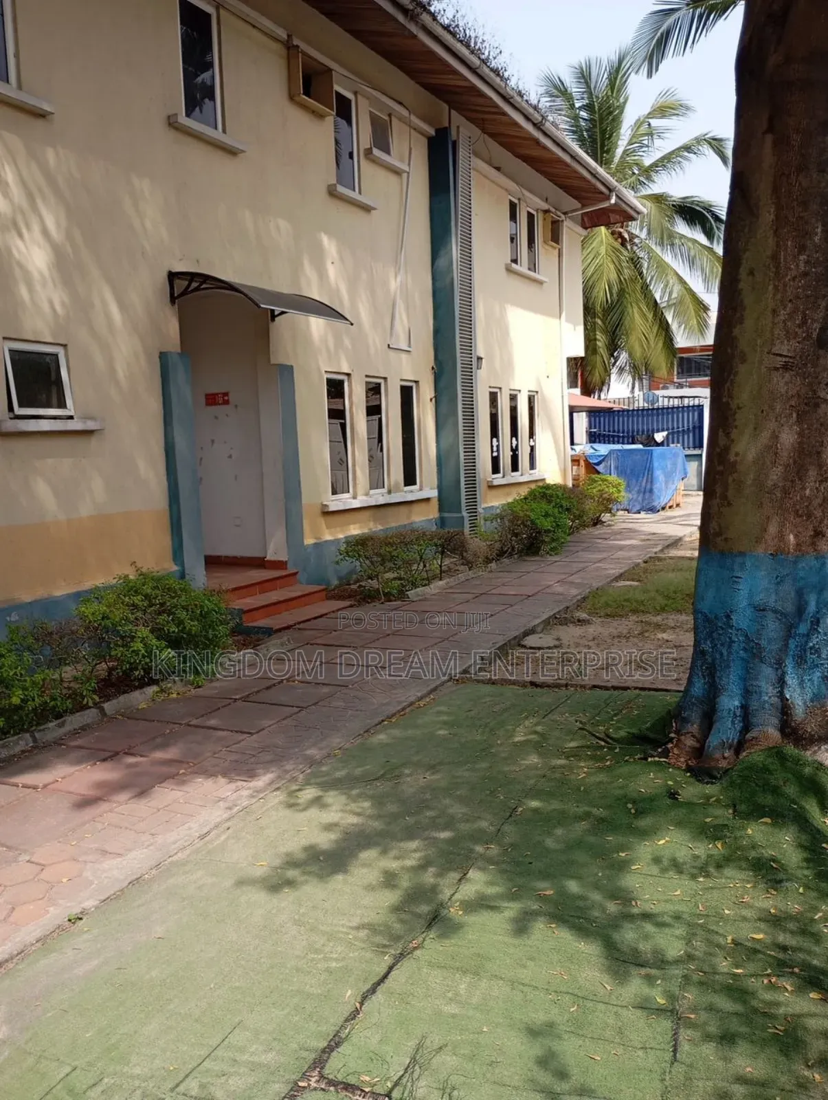 4bdrm House in Lekki Phase 1 for sale