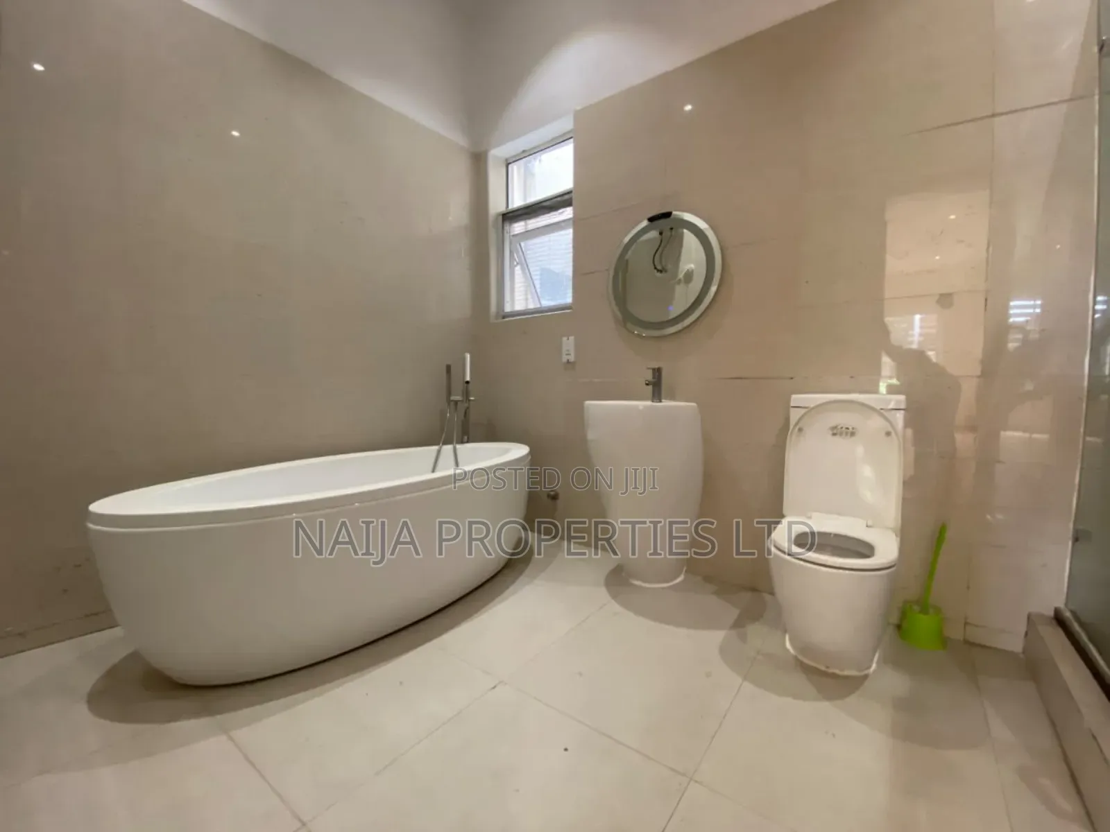 3bdrm Apartment in Banana Island, Ikoyi for rent