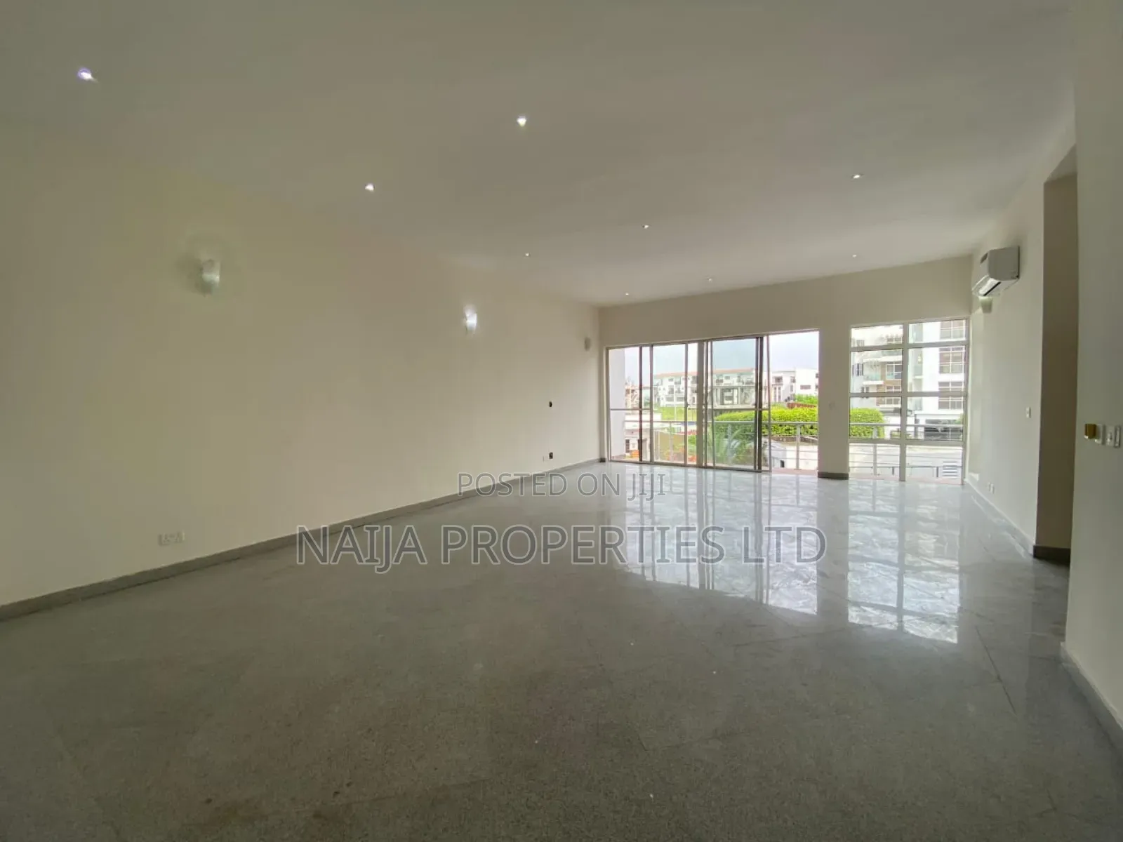 3bdrm Apartment in Banana Island, Ikoyi for rent