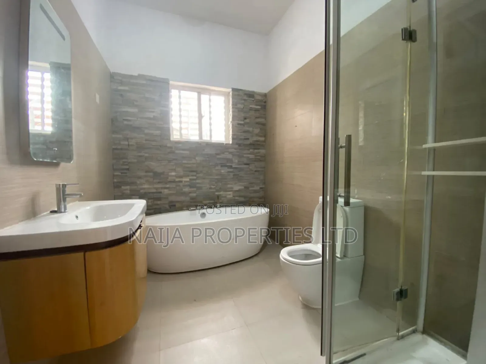 3bdrm Apartment in Banana Island, Ikoyi for rent