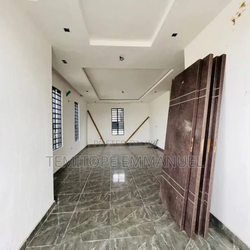 Furnished 4bdrm Duplex in Gbagada for sale