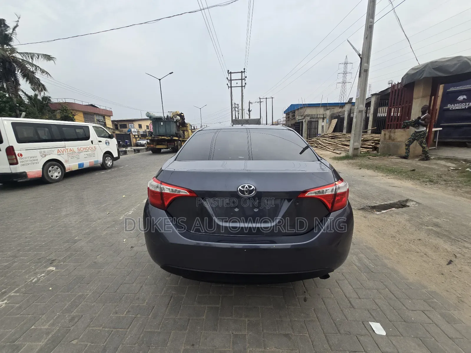 Toyota Corolla LE ECO Premium (1.8L 4cyl CVT) 2016 Gray