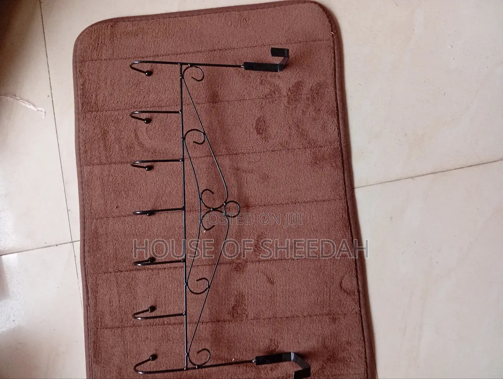 Black Metal Over the Door Hook Rack With 7 Hooks