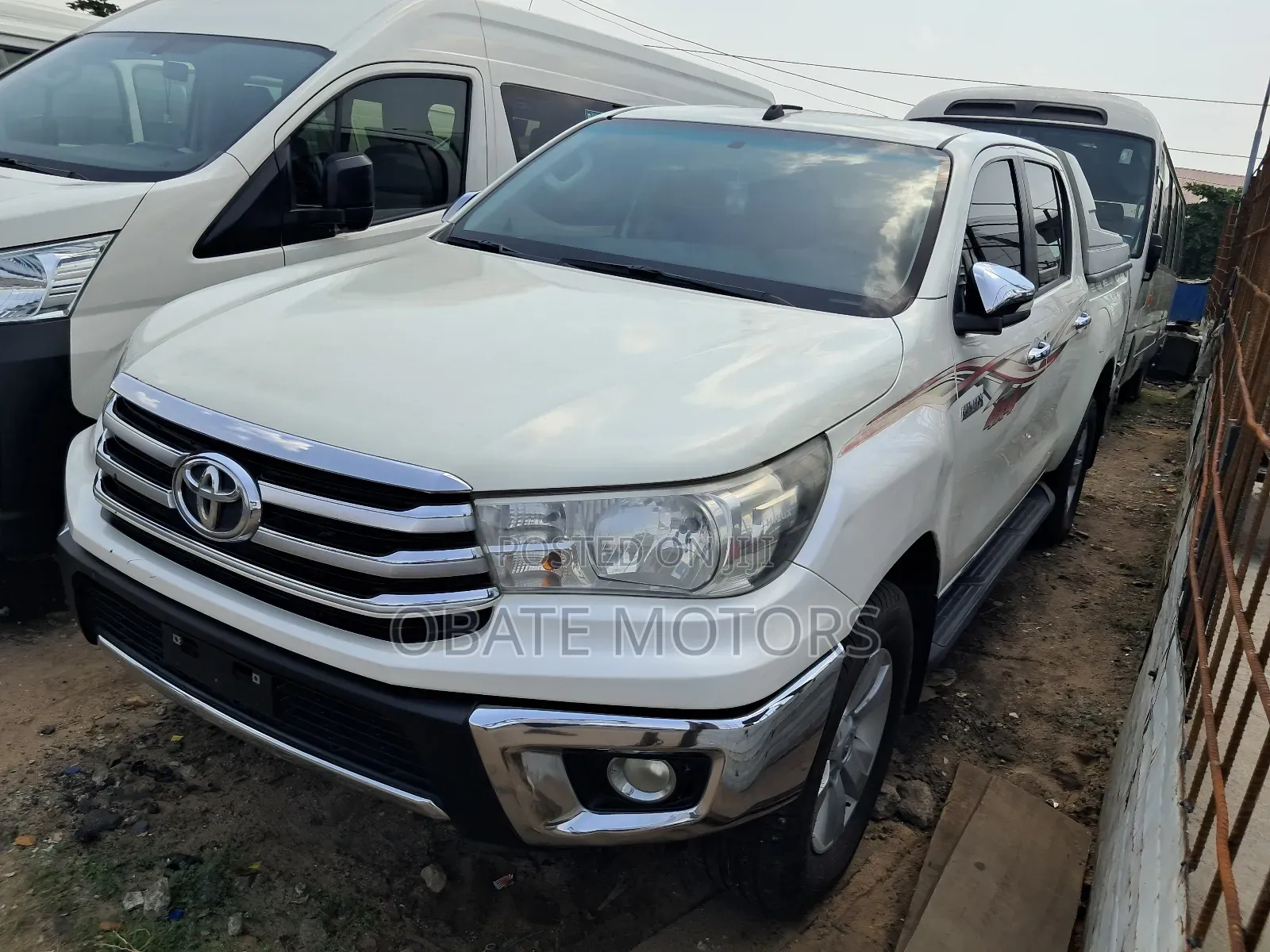 Toyota Hilux Revo Double Cab Deisel 2.8 AWD 2018 White
