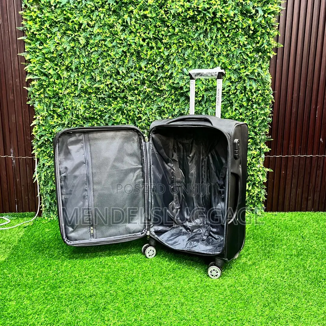 Black 3-Piece Suitcase Set With Expandable Compartments