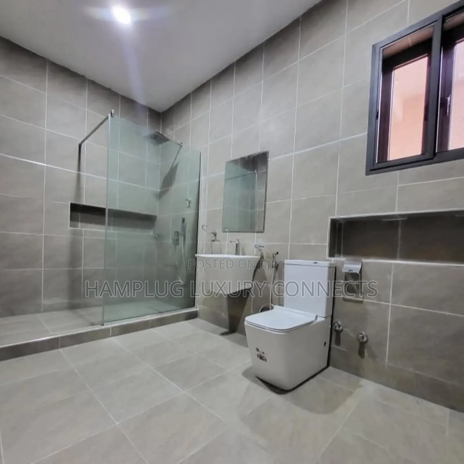 Furnished 6bdrm Duplex in Legislative Quarters for sale
