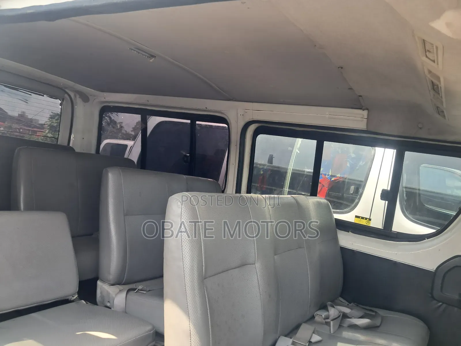 Toyota HiAce 2010 White