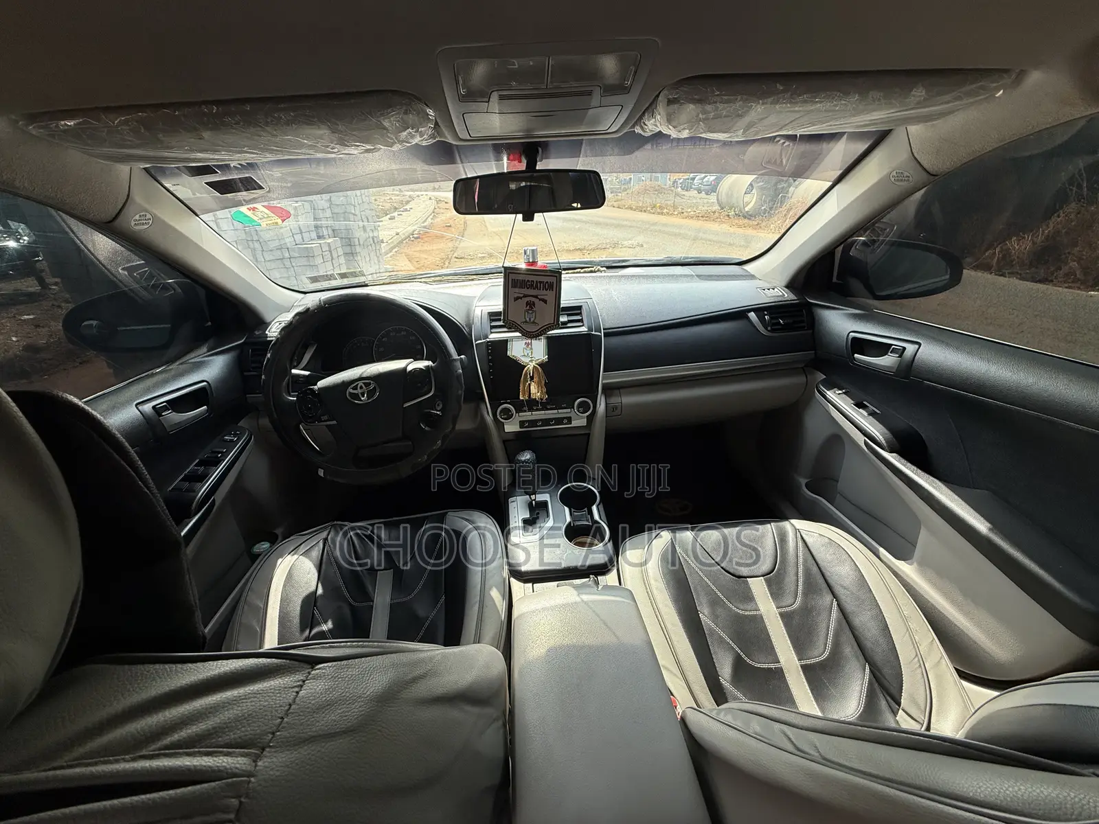 Toyota Camry LE 4dr Sedan (2.5L 4cyl 6A) 2012 Gray