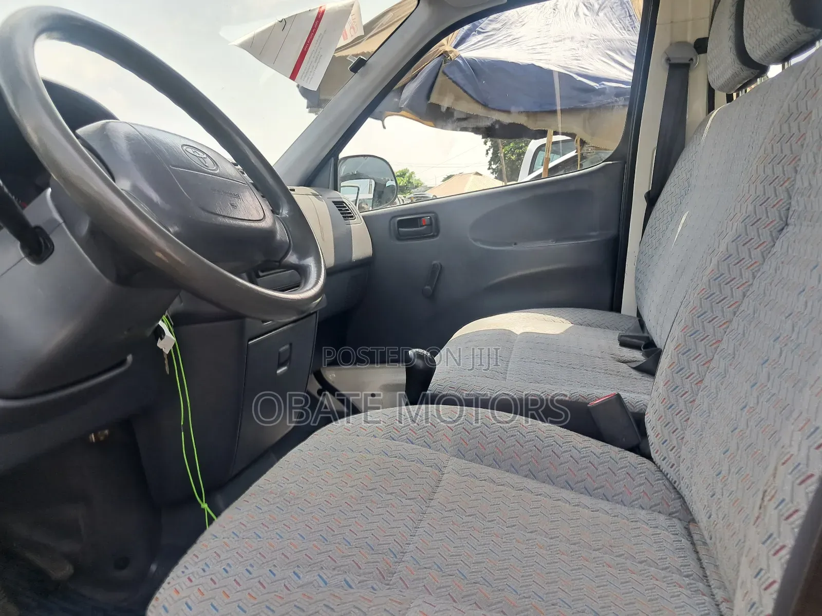 Toyota HiAce 2010 White