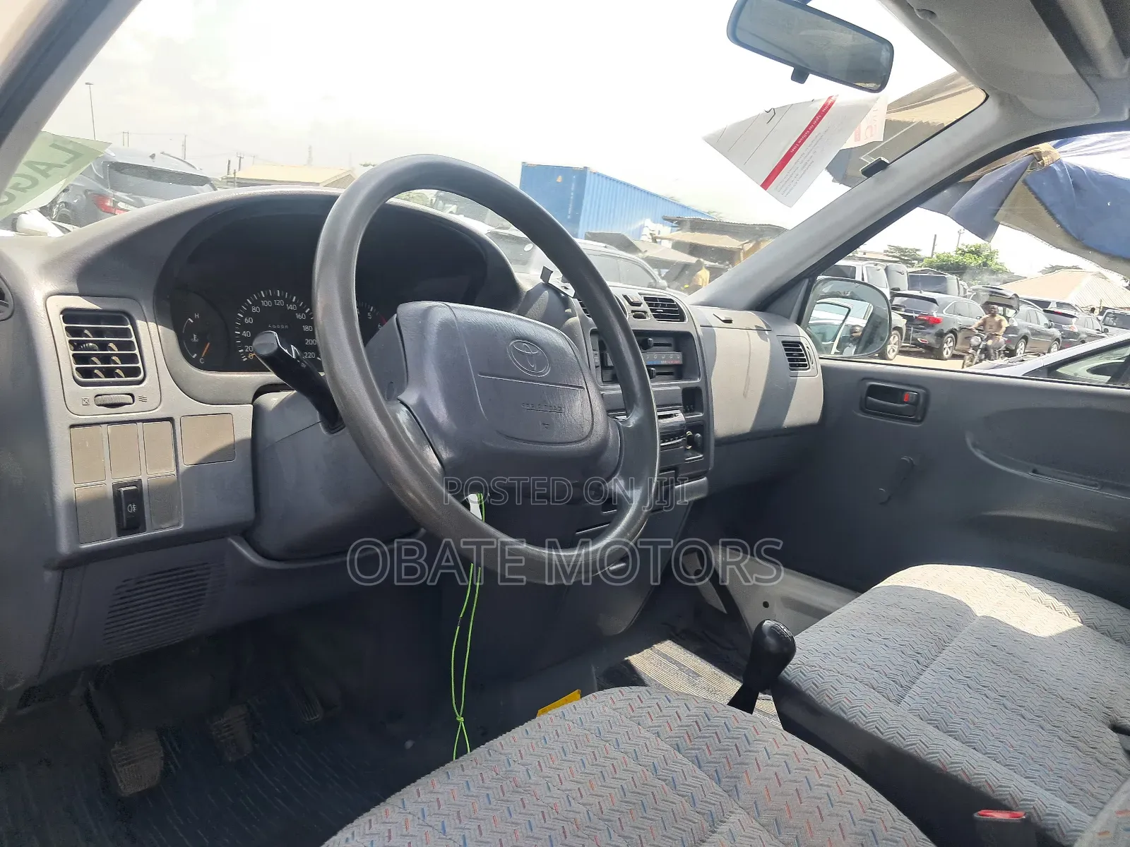 Toyota HiAce 2010 White