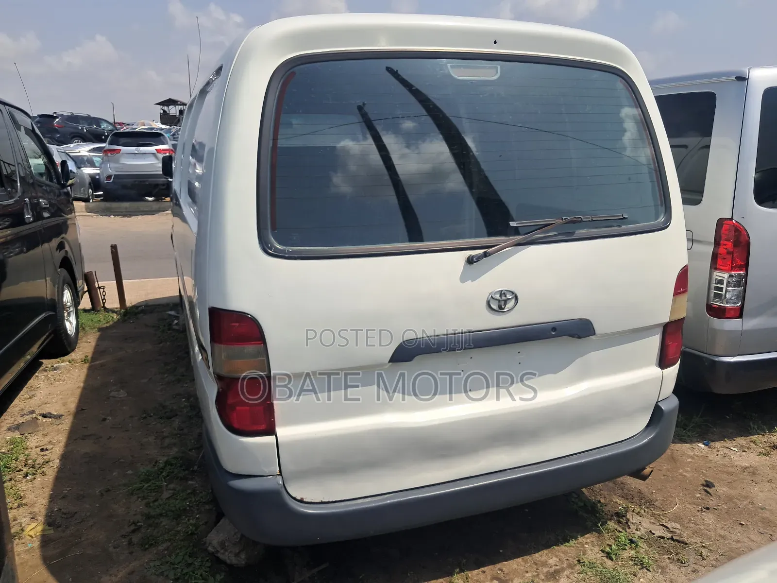 Toyota HiAce 2010 White