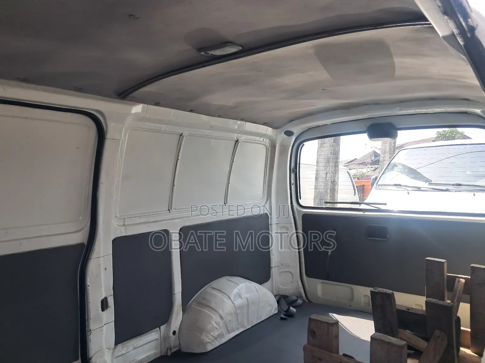 Toyota HiAce 2010 White